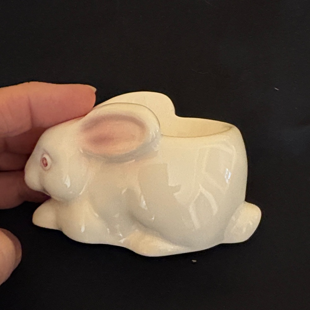 Capilano of Vancouver Cream Ceramic Bunny Eggcup